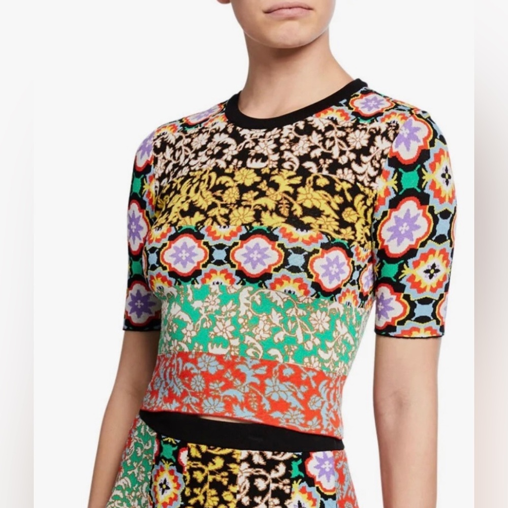 Alice + Olivia Ciara Knit Top Small Stretch Knit Bodycon Pattern Cropped Regency